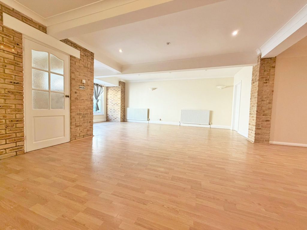 Property photo 2 of 18 7