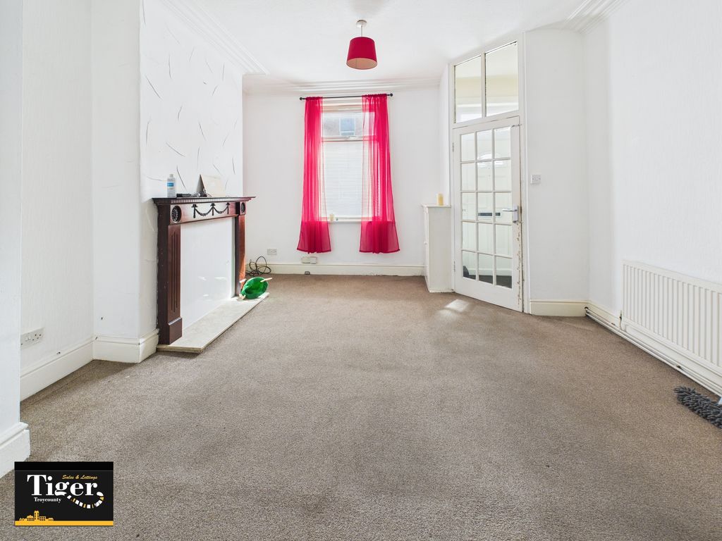 Property photo 2 of 8 Cam02176G0-Pr0668-Still001
