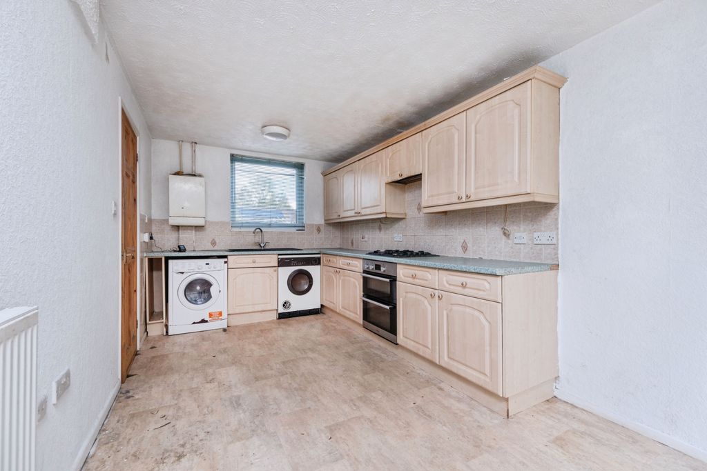 Property photo 2 of 20