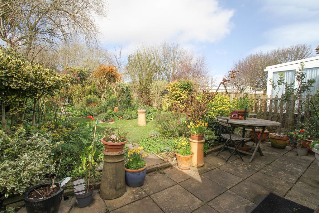 Property photo 3 of 16 Garden