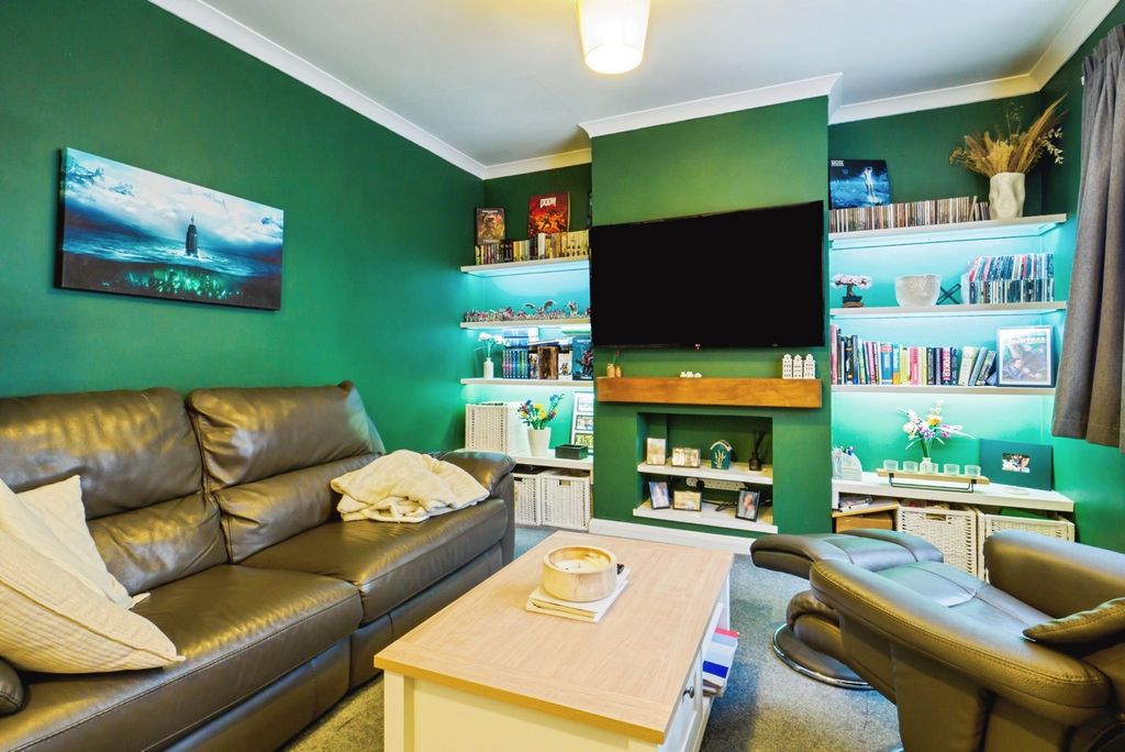 Property photo 3 of 23 Pbox-Img.Jpg