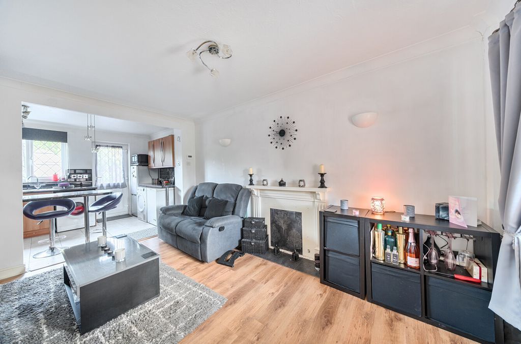 Property photo 2 of 18 1365077-3-68F7630...