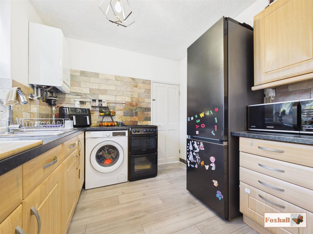 Property photo 3 of 21 Kitchen