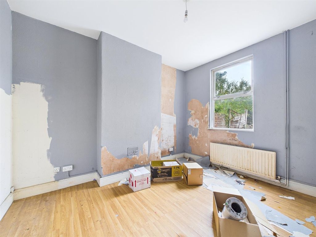 Property photo 3 of 10 3 - 2 Bedroom House.Jpg