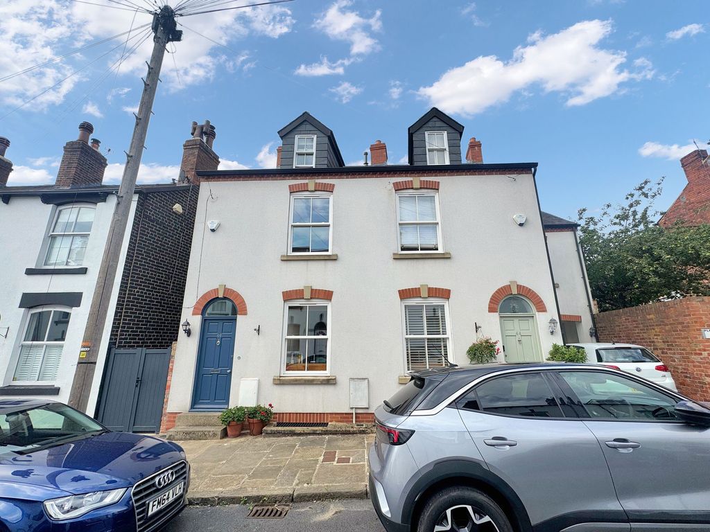 Property photo 1 of 29