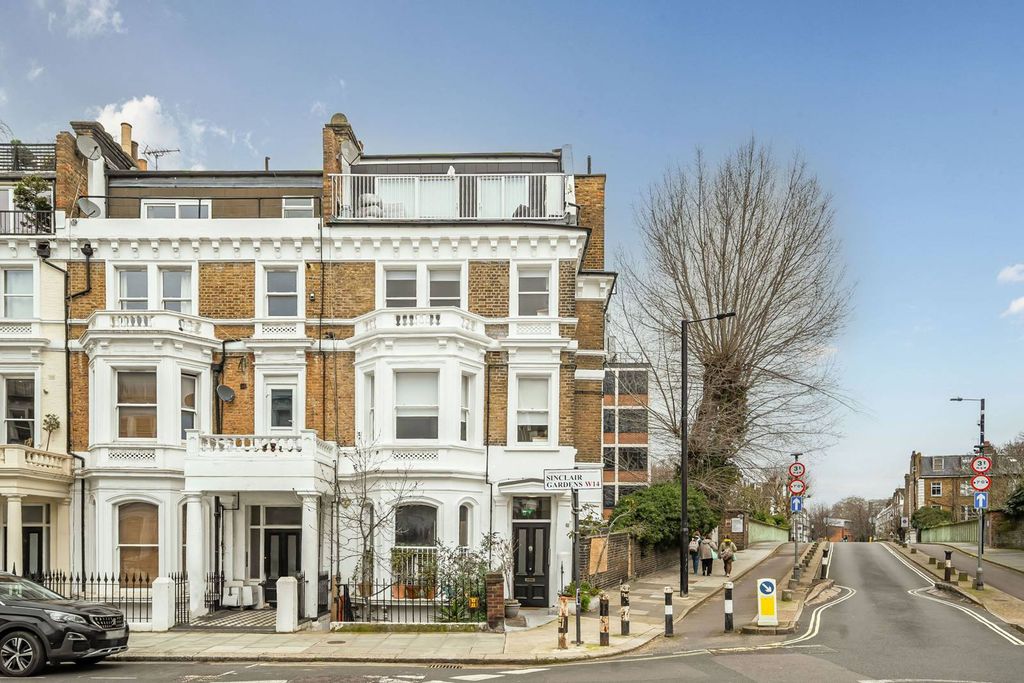 Property photo 3 of 14