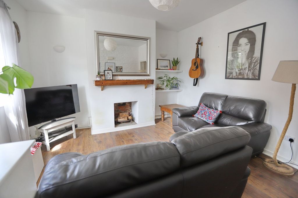 Property photo 3 of 13