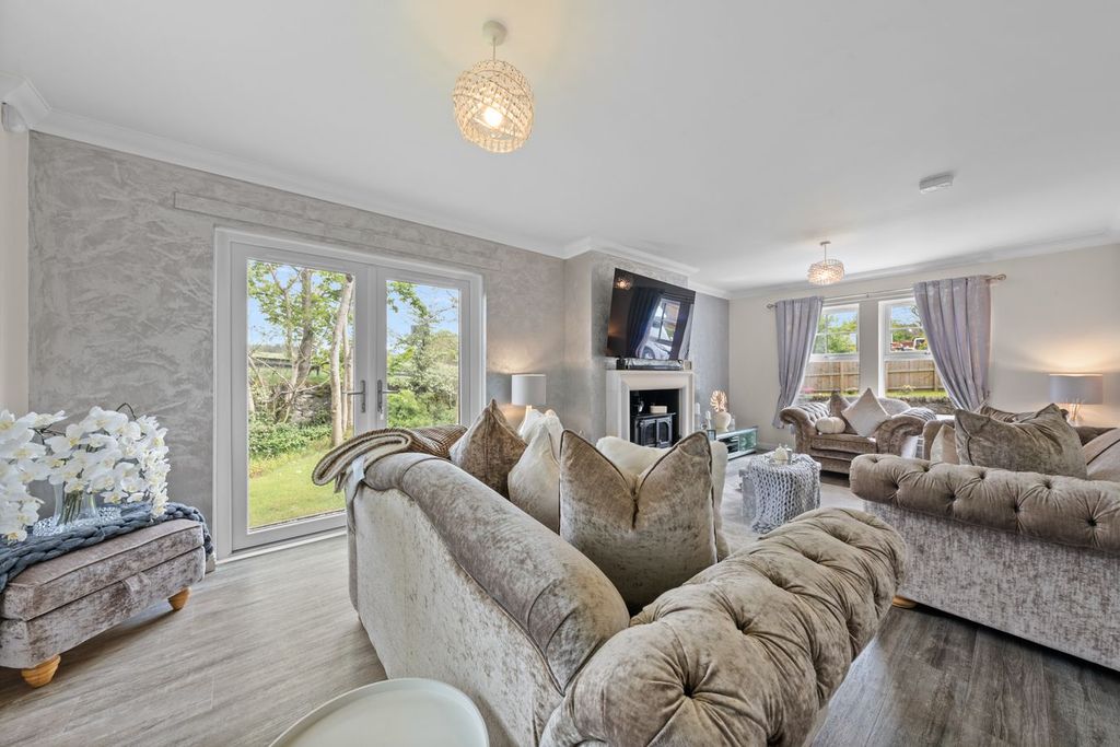 Property photo 2 of 36