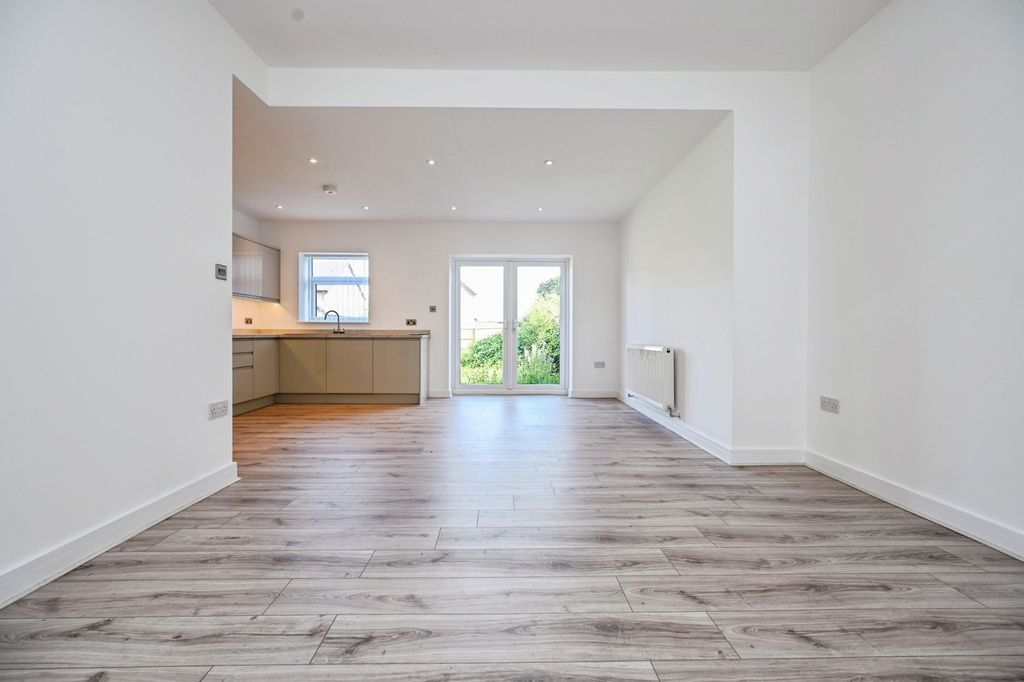 Property photo 2 of 14 Pbox-Img.Jpg