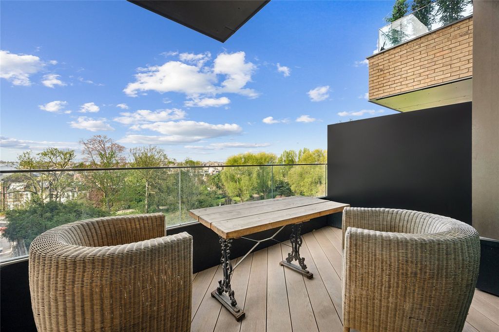 Property photo 2 of 18 Balcony