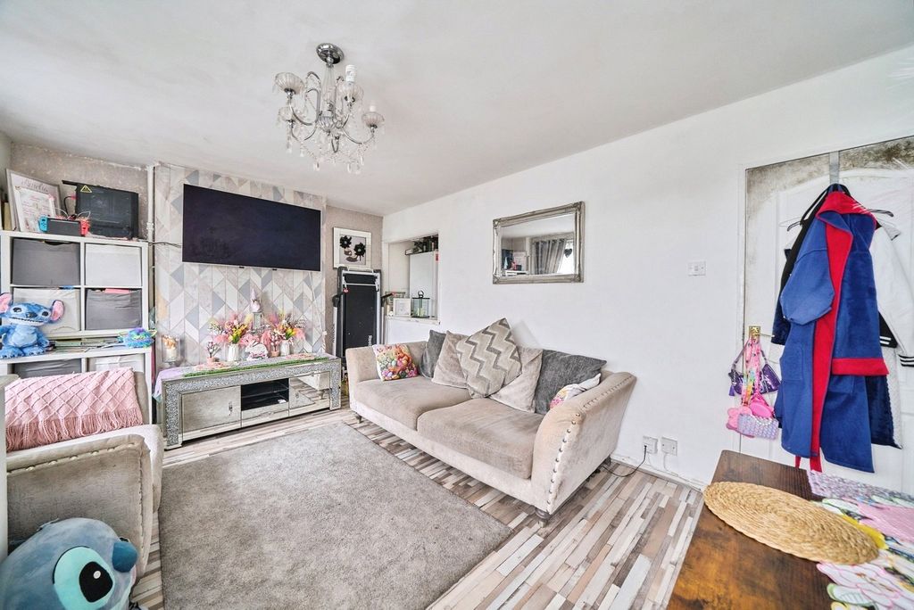 Property photo 3 of 16 Pbox-Img.Jpg