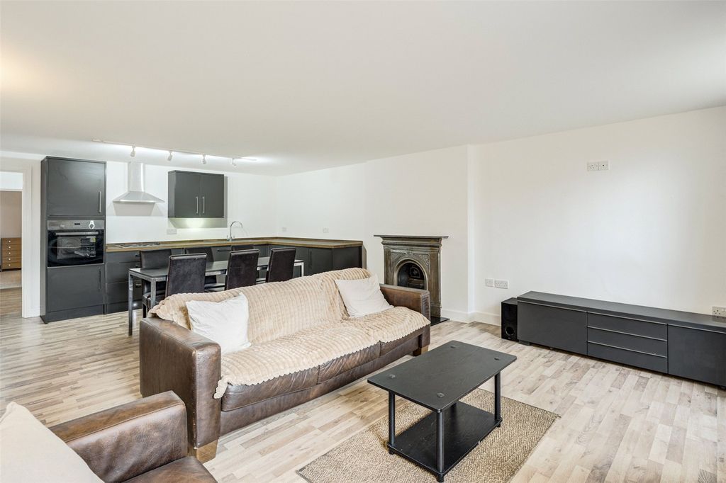 Property photo 3 of 12 Picture No. 10