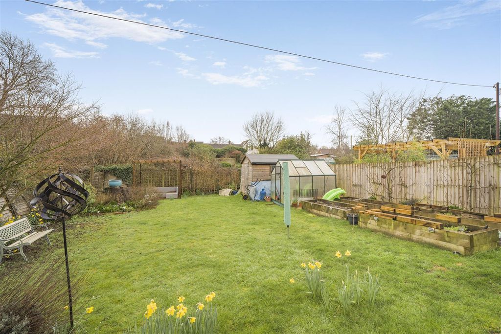 Property photo 2 of 53