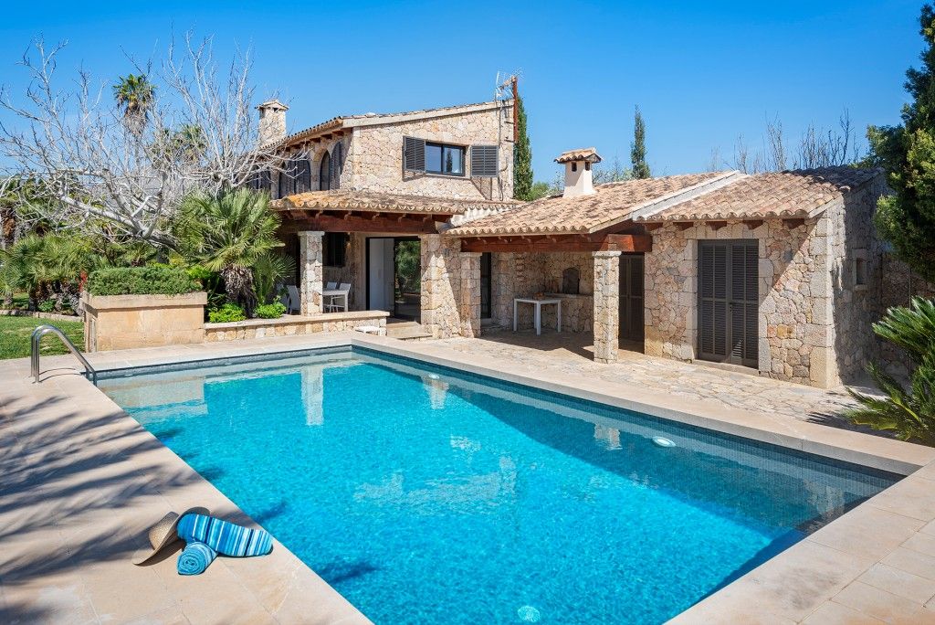 Property photo 2 of 20 Exterior And Pool (1)