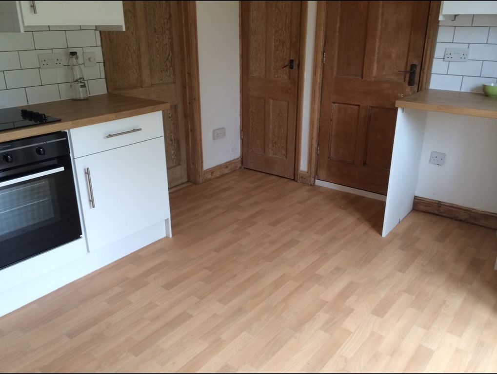 Property photo 3 of 10 Kitchen Area