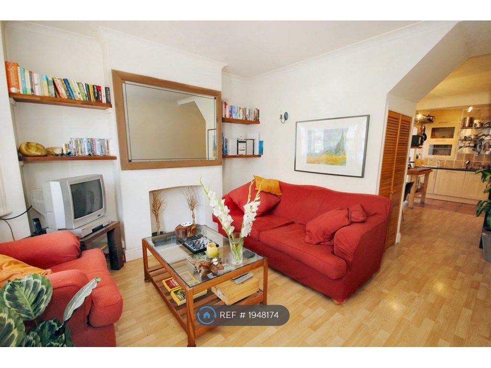 Property photo 2 of 12 Lounge