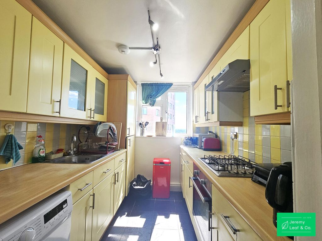 Property photo 2 of 10 Kitchen