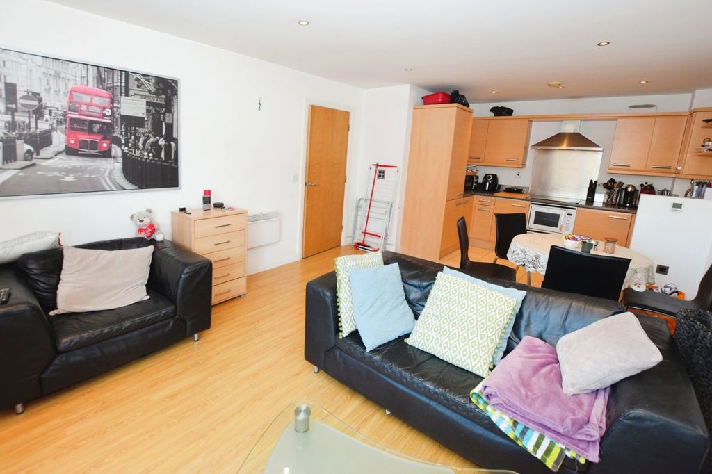 Property photo 3 of 22 Picture No. 18