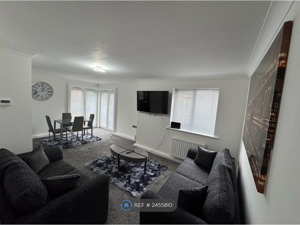 Property photo 1 of 19 Lving Room
