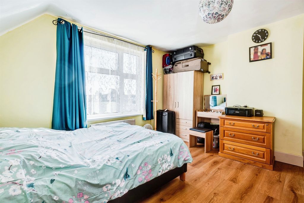 Property photo 3 of 16 Image