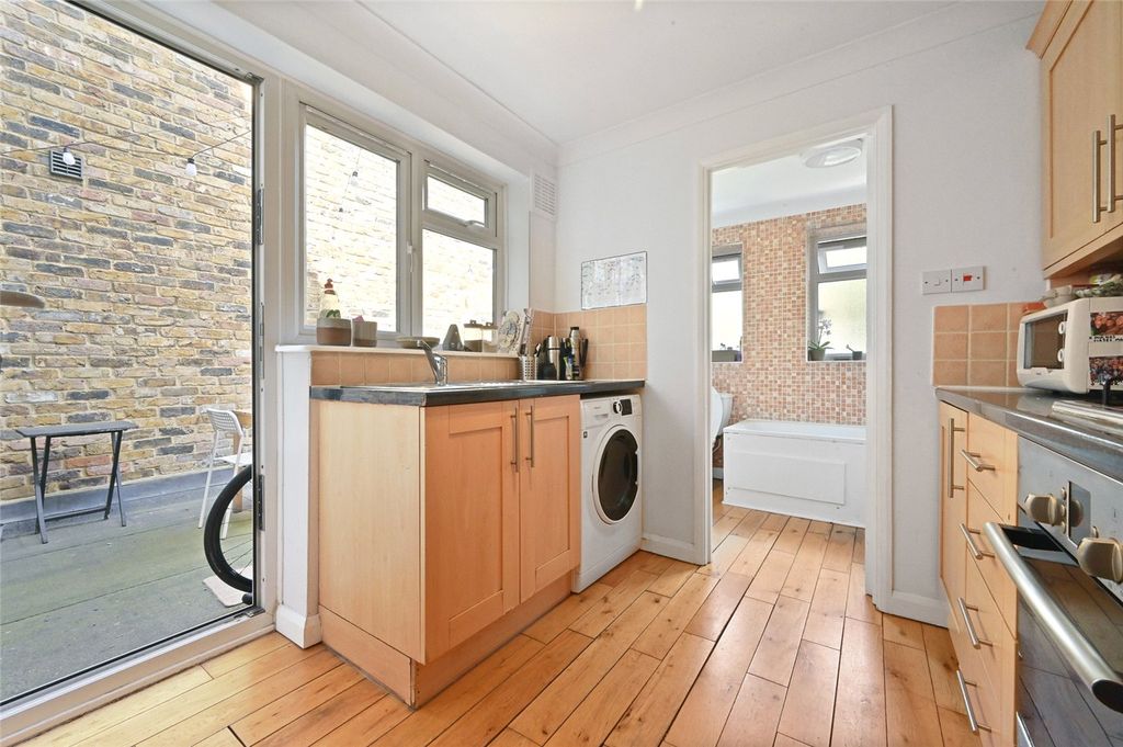 Property photo 3 of 10 Picture No. 14
