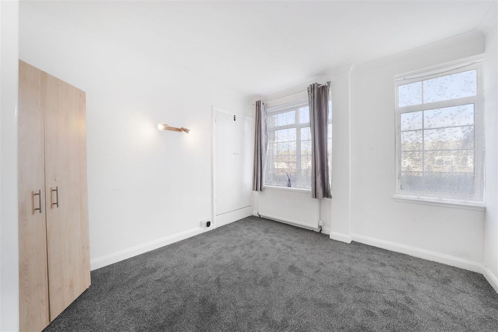 Property photo 1 of 15 91 Carmel Court Kings Drive Wembley Ha9 9Jg - 002.