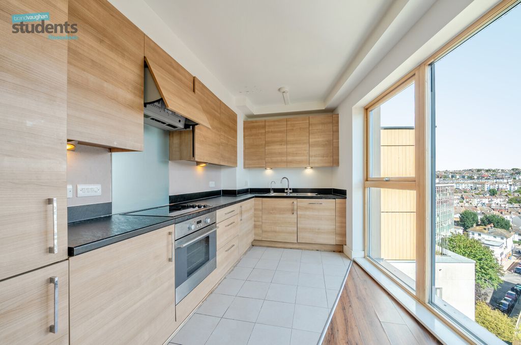 Property photo 2 of 11 95F48c56-Fc4F-434...