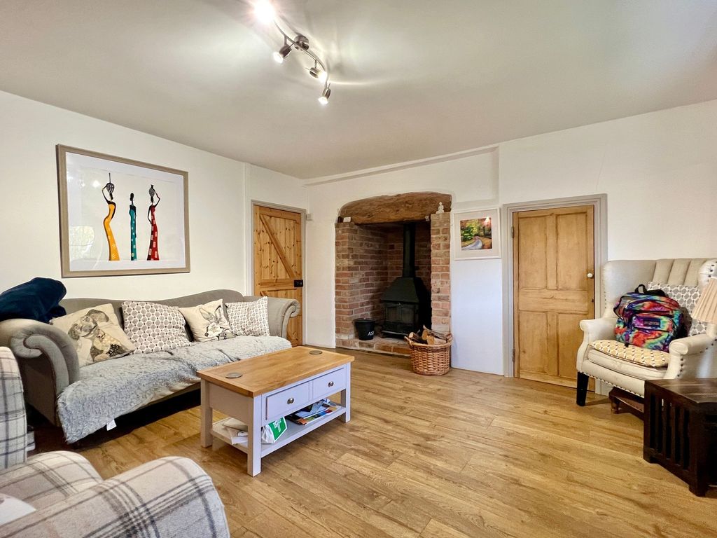 Property photo 2 of 31 Living Room