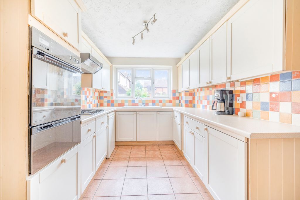 Property photo 2 of 19
