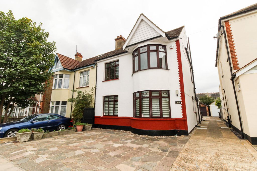 Property photo 2 of 20 Front (Exterior)