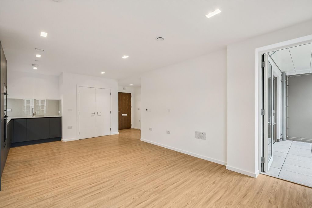 Property photo 3 of 10 Image
