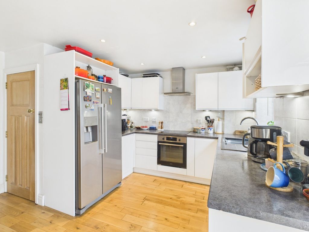 Property photo 2 of 16 Kitchen