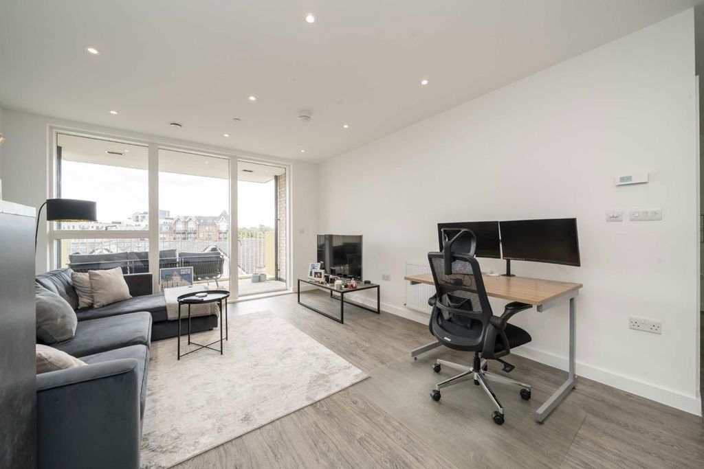 Property photo 2 of 6