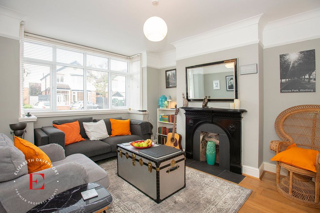 Property photo 2 of 20