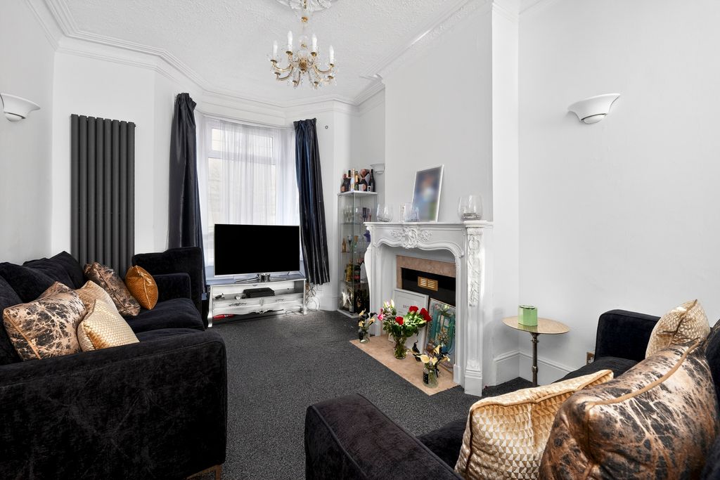 Property photo 1 of 20