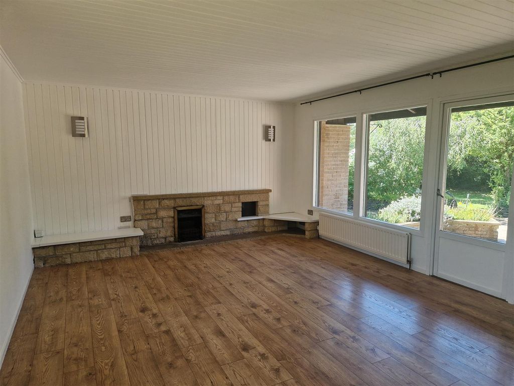 Property photo 2 of 17 1000062093.Jpg