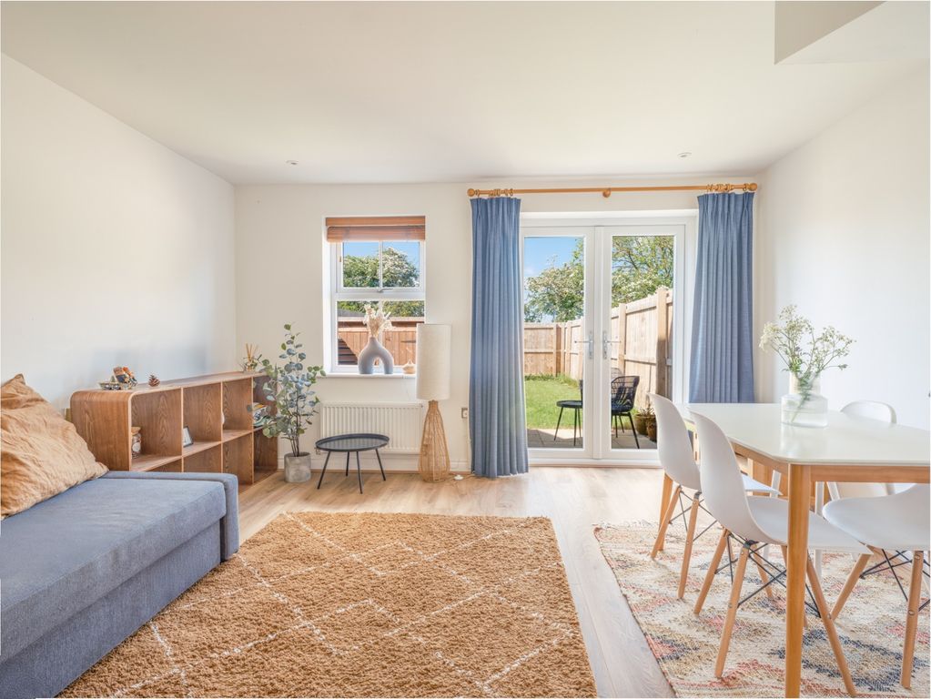 Property photo 2 of 15 5380801