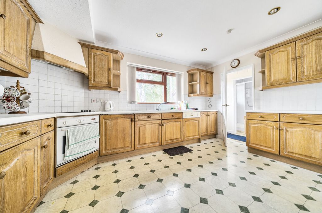 Property photo 3 of 28 1342117-4-68B9d5d9761ce