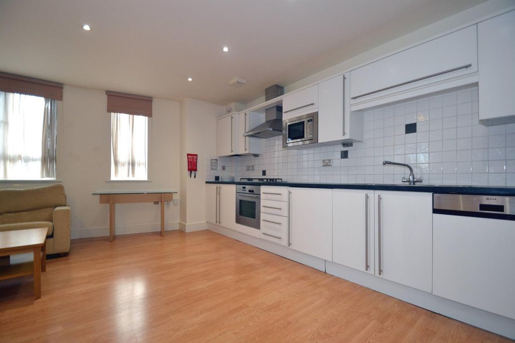 Property photo 2 of 12