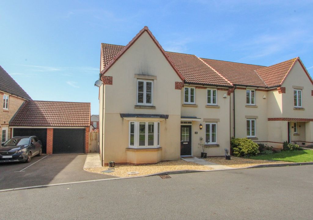 Property photo 1 of 33