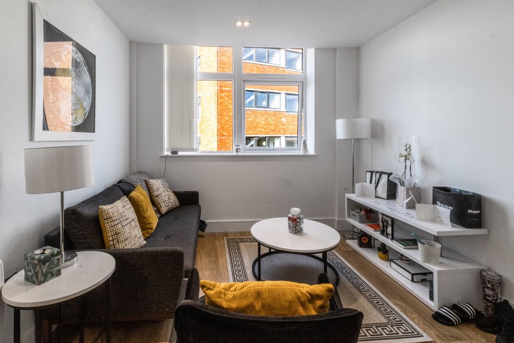 Property photo 1 of 11 2 Bedroom Apartment For Rent