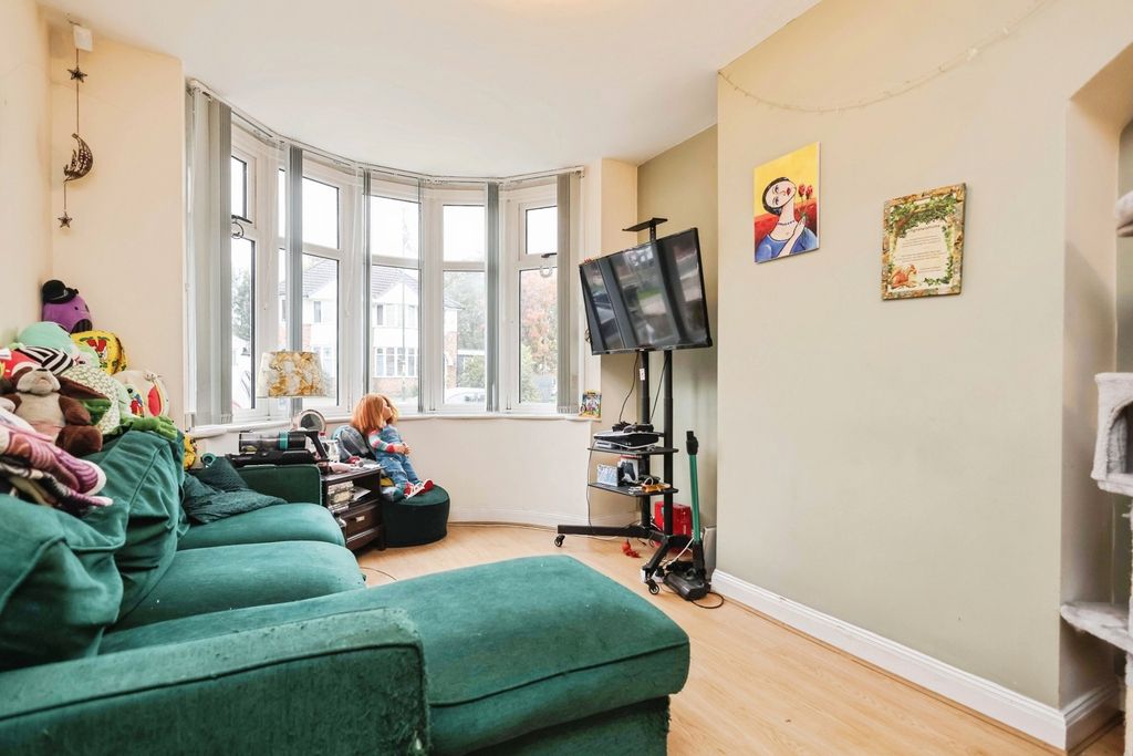 Property photo 2 of 18 Living Room