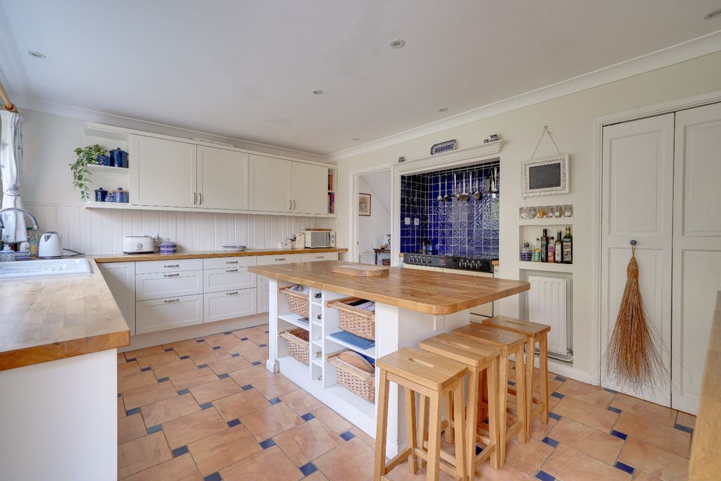 Property photo 3 of 23 3128034
