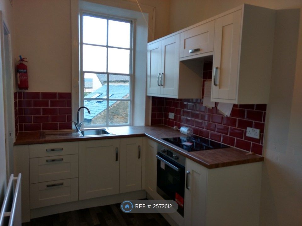 Property photo 2 of 18 Stylish New Kitchen