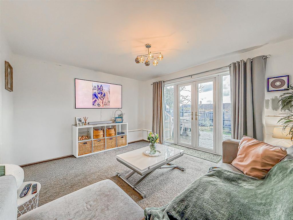 Property photo 3 of 18 4-1.Png