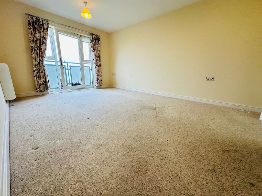 Property photo 3 of 8