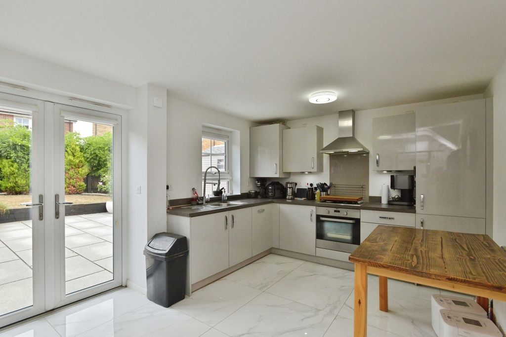Property photo 3 of 21 Pbox-Img.Jpg