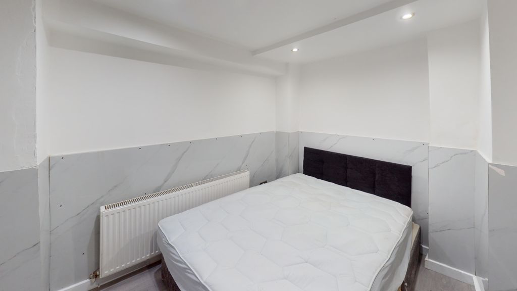 Property photo 3 of 31