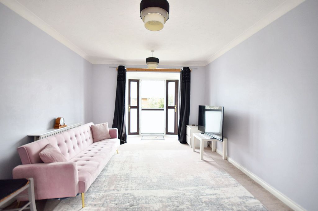 Property photo 3 of 14