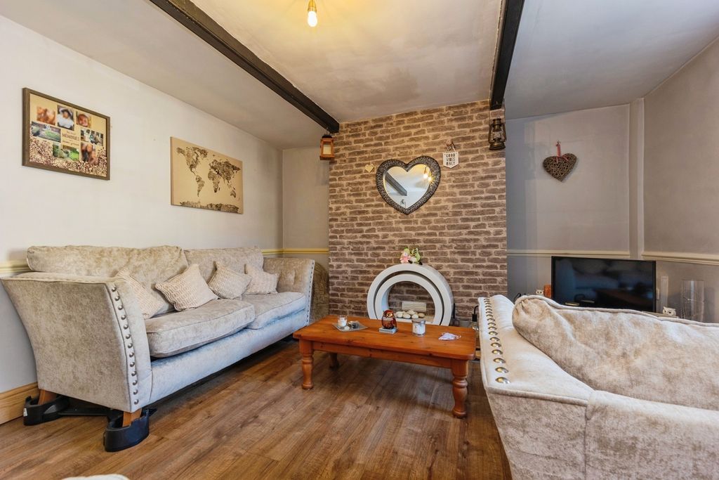Property photo 2 of 22 Pbox-Img.Jpg